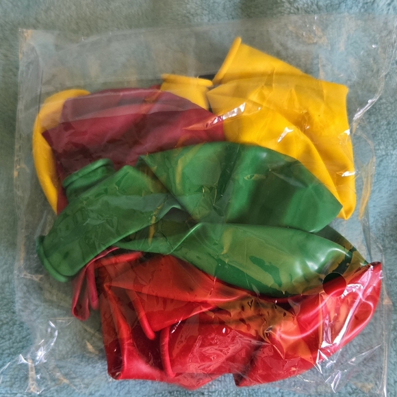 Among Us Party Decorations - Picture 4 of 8